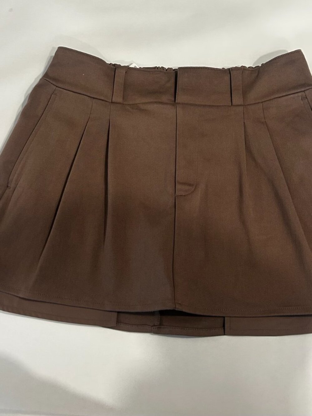 Alo Yoga Good Days Mini Skort - Mushroom - Size: Small - Picture 4 of 7